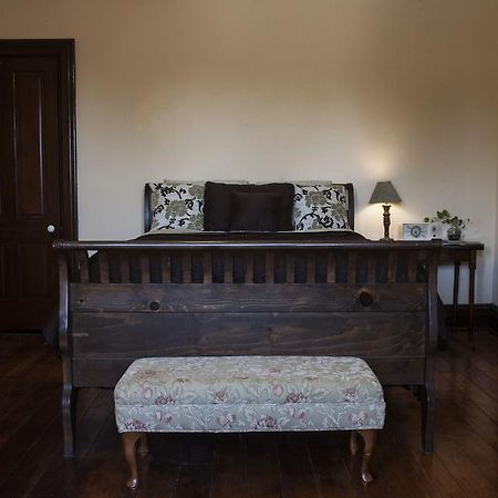 The Mitchell House Bed And Breakfast Circleville エクステリア 写真