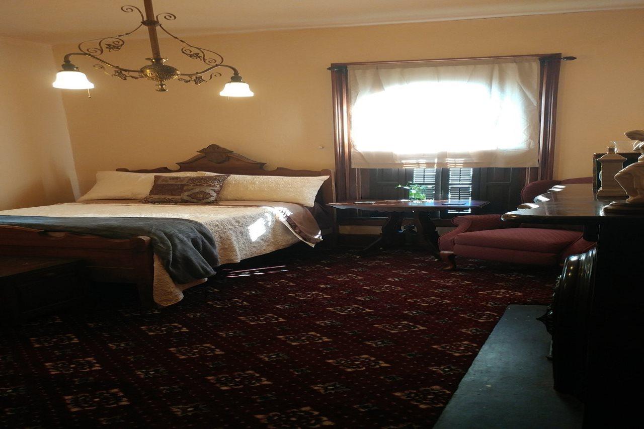 The Mitchell House Bed And Breakfast Circleville エクステリア 写真