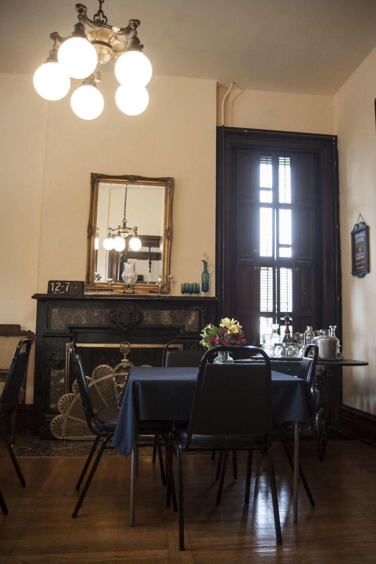The Mitchell House Bed And Breakfast Circleville エクステリア 写真