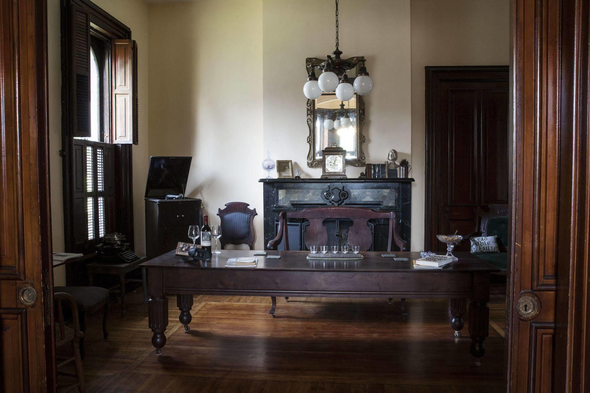 The Mitchell House Bed And Breakfast Circleville エクステリア 写真